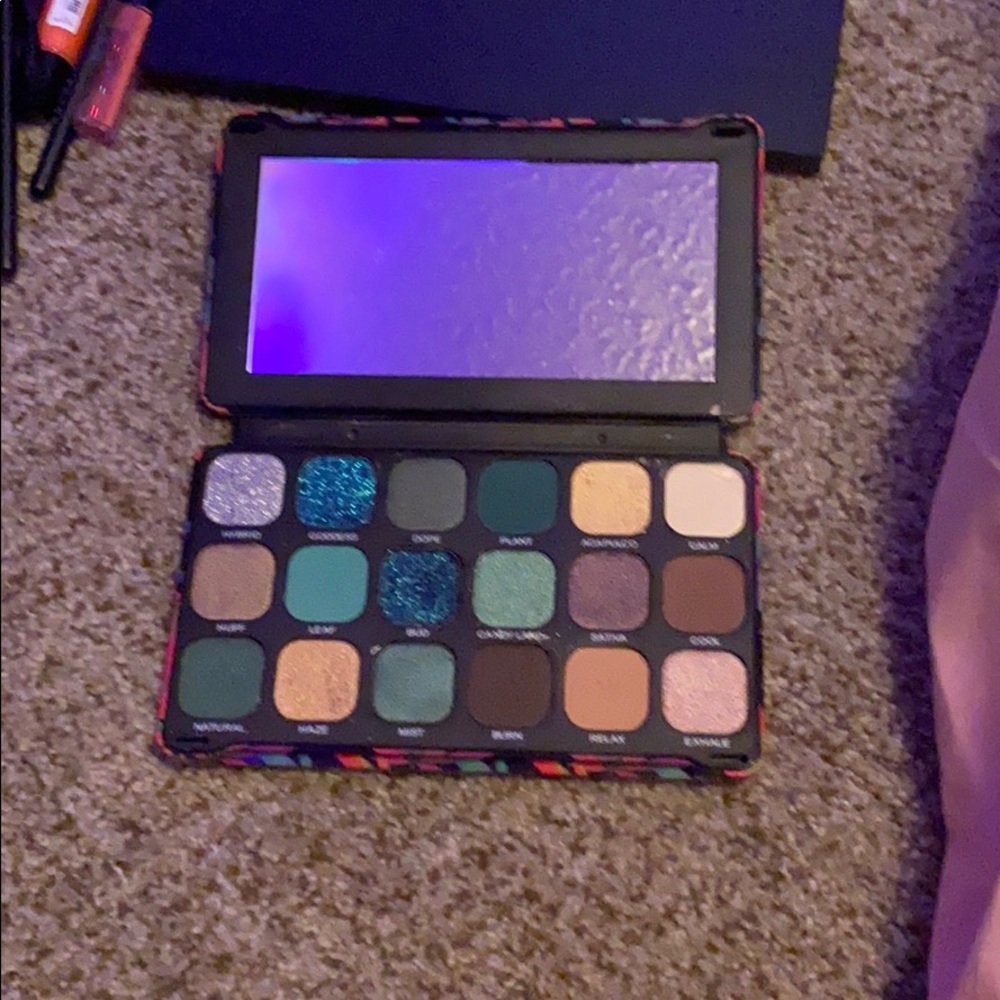 Eyeshadow palette,revolution